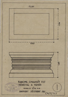 Bakong - chaussée E: piedestal (Élévation, Plan).