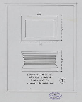 Bakong - chaussée E: piédestal à nandin (Élévation, Plan).
